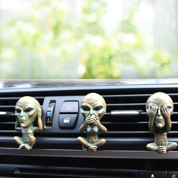 Alien aromatherapy clip decoration resin car air conditioning
